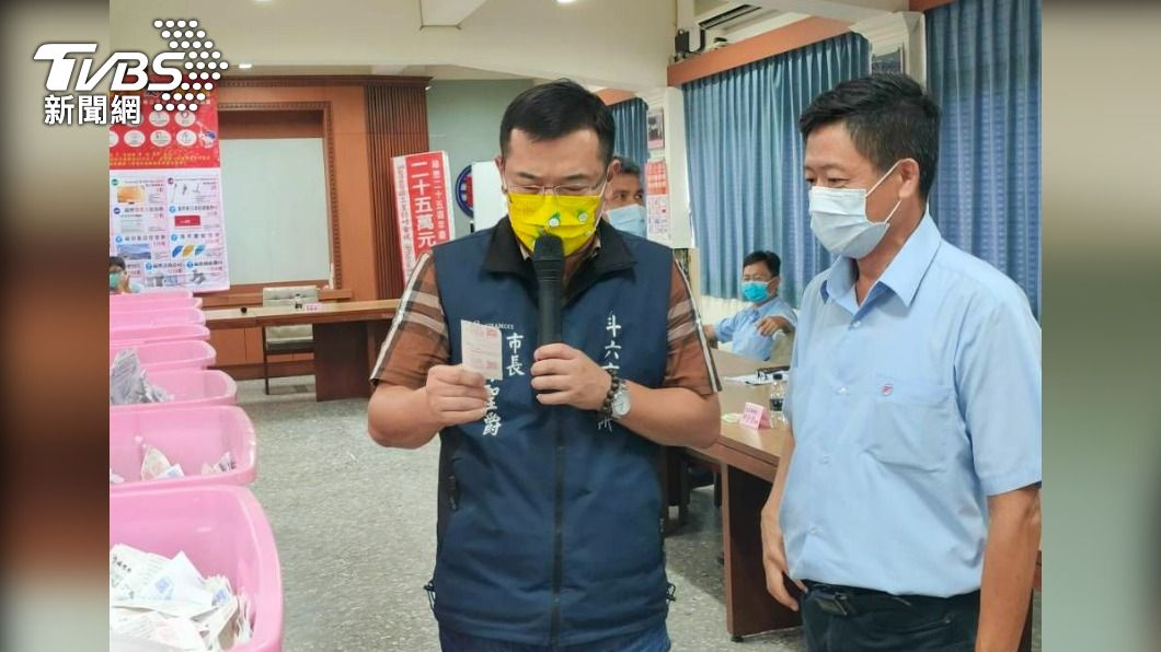 市長親自打電話通知被以為是詐騙集團。（圖／TVBS）