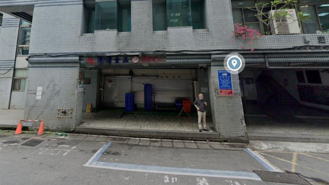 知名食品廠意外!女員工右手捲製麵機 消防隊急破壞拉出
