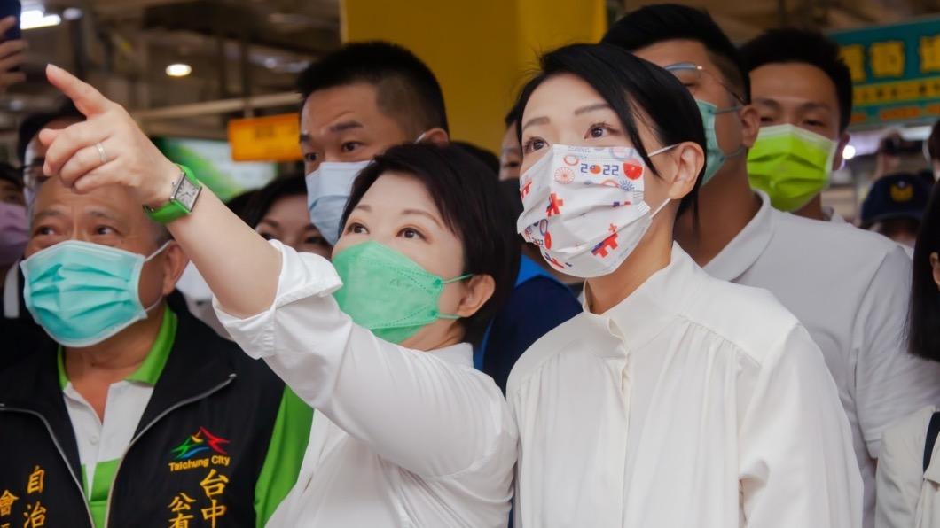 台中市長盧秀燕今天陪同高虹安考察台中建國市場。(圖/高虹安競辦提供)