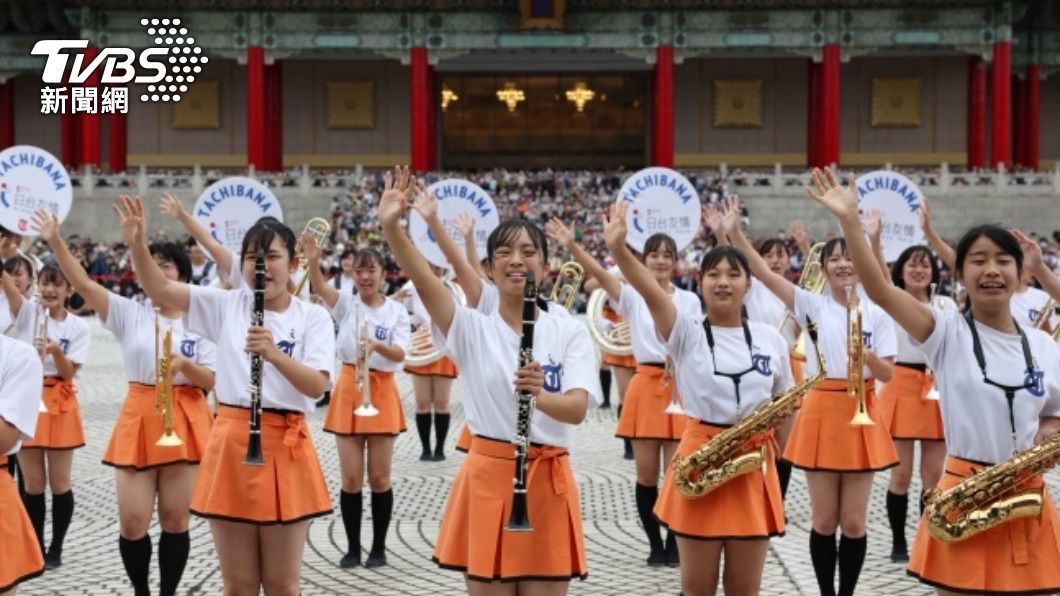 橘高校、北一女、曉明女中共演 互打氣展台日情