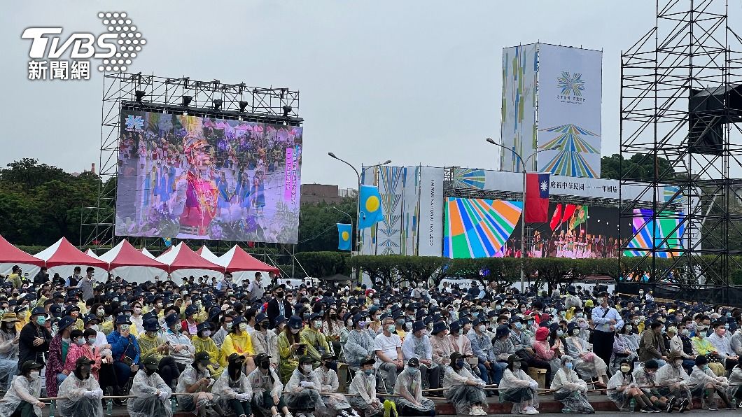 藍營批國慶中華民國不見了 綠委怒提這事:馬英九成台獨教父?