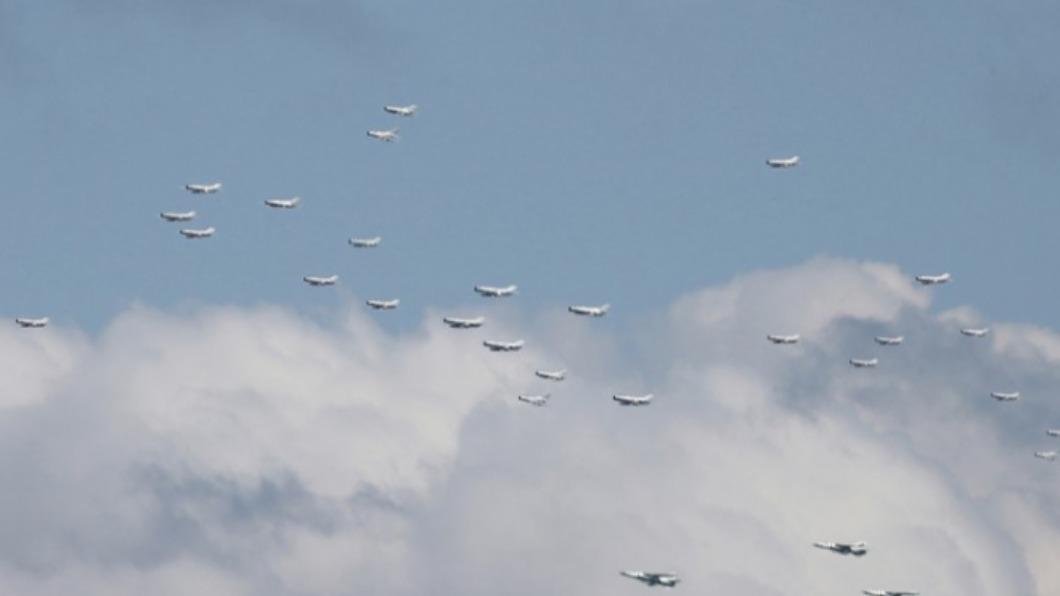 南韓軍方表示，北韓空軍稱擁有約600架戰機，但實際上具有作戰能力的遠少於這數量。（圖／翻攝自《朝中社》）