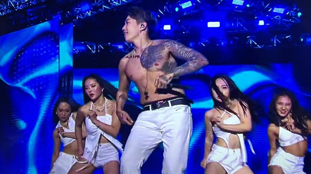 嘻哈男神Jay Park脫了!隔3年來台飆唱「女粉嗨丟原味內衣」