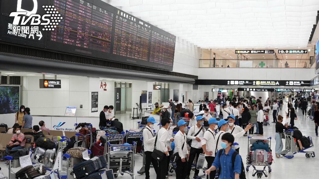 日本今(11)日正式敞開國門,旅客不需要再進行入境PCR檢測,也取消每天5萬人的入境限制。(圖/達志影像美聯社)