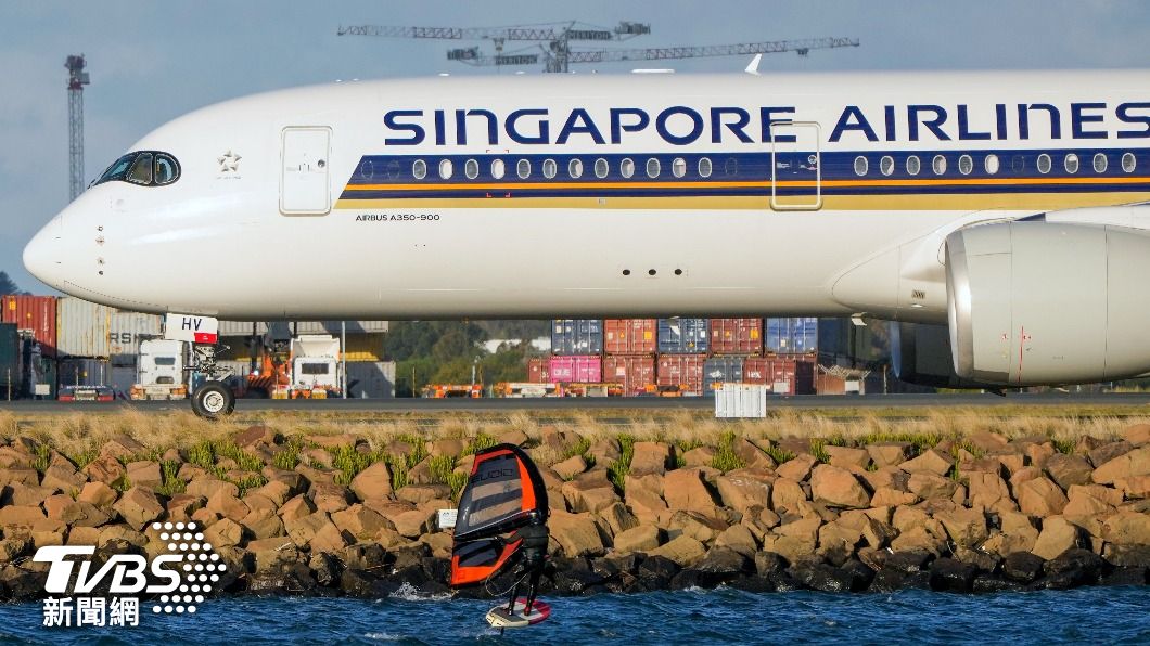 新加坡航空終於變更，長年被詬病的懷孕歧視規定。（圖/達志影像美聯社）