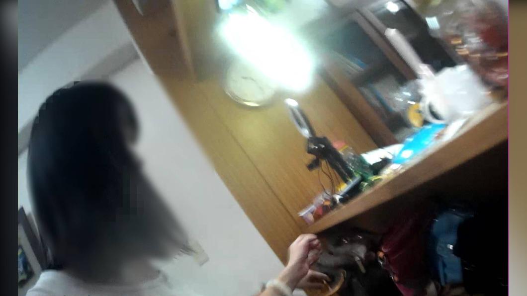 皮包不見了!婦半夜挖醒全家 衝派出所報案 警一句破案