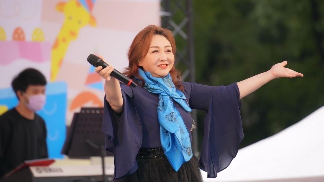 當年《小雨來的正是時候》紅遍全台! 主唱鄭怡驚吐「有魔咒」