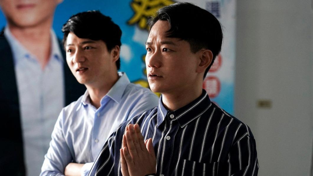 陳家逵(圖右)在《俗女養成記》中飾演「許建佑」爆紅。(圖/翻攝自俗女養成記臉書)