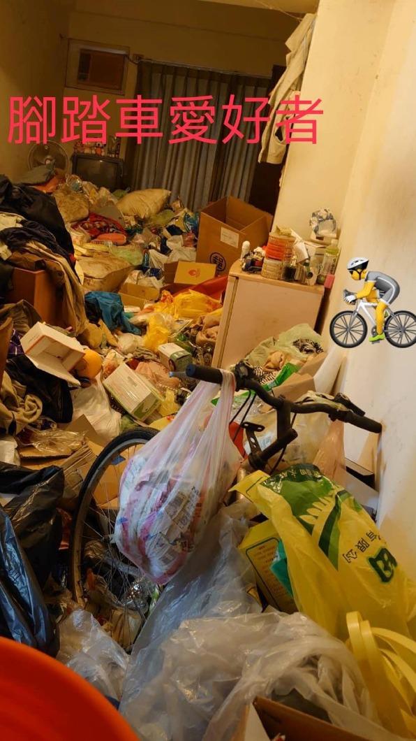 網友加碼爆料還有另外一間租客是腳踏車愛好者。（圖／翻攝自爆廢公社二館）