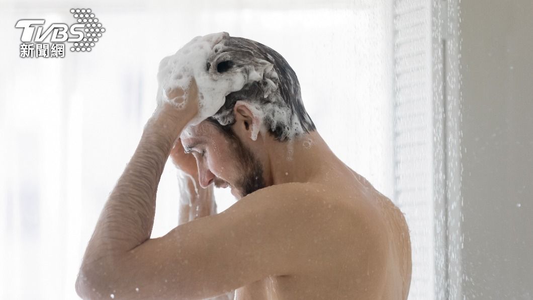 用來歷不明的洗髮精可能為加速禿頭。（示意圖，非當事人／shutterstock達志影像）