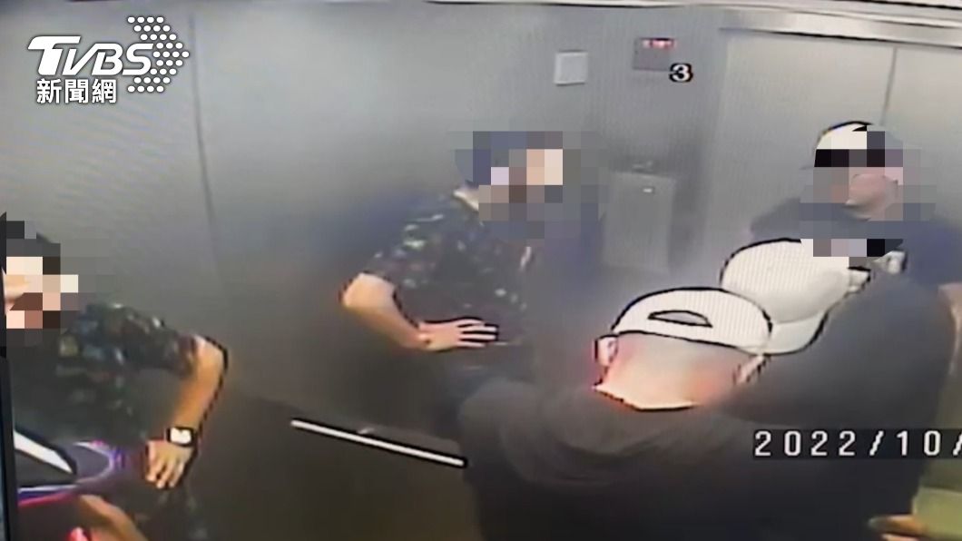 「我被持槍脅迫」!男赴銀行塞紙條求救 警逮2槍毒男
