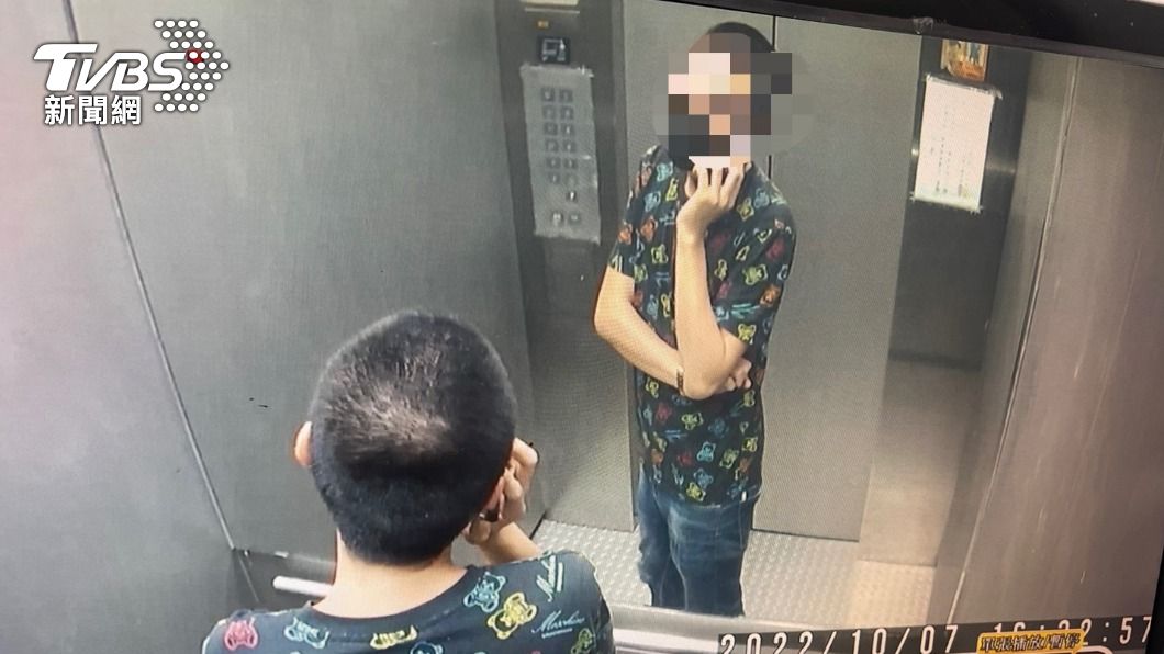 員警當日下午逮捕蔡嫌到案。(圖/TVBS)