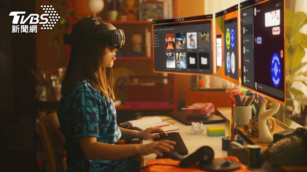 Meta公開最新VR頭戴裝置「Quest Pro」。（圖／達志影像路透社）