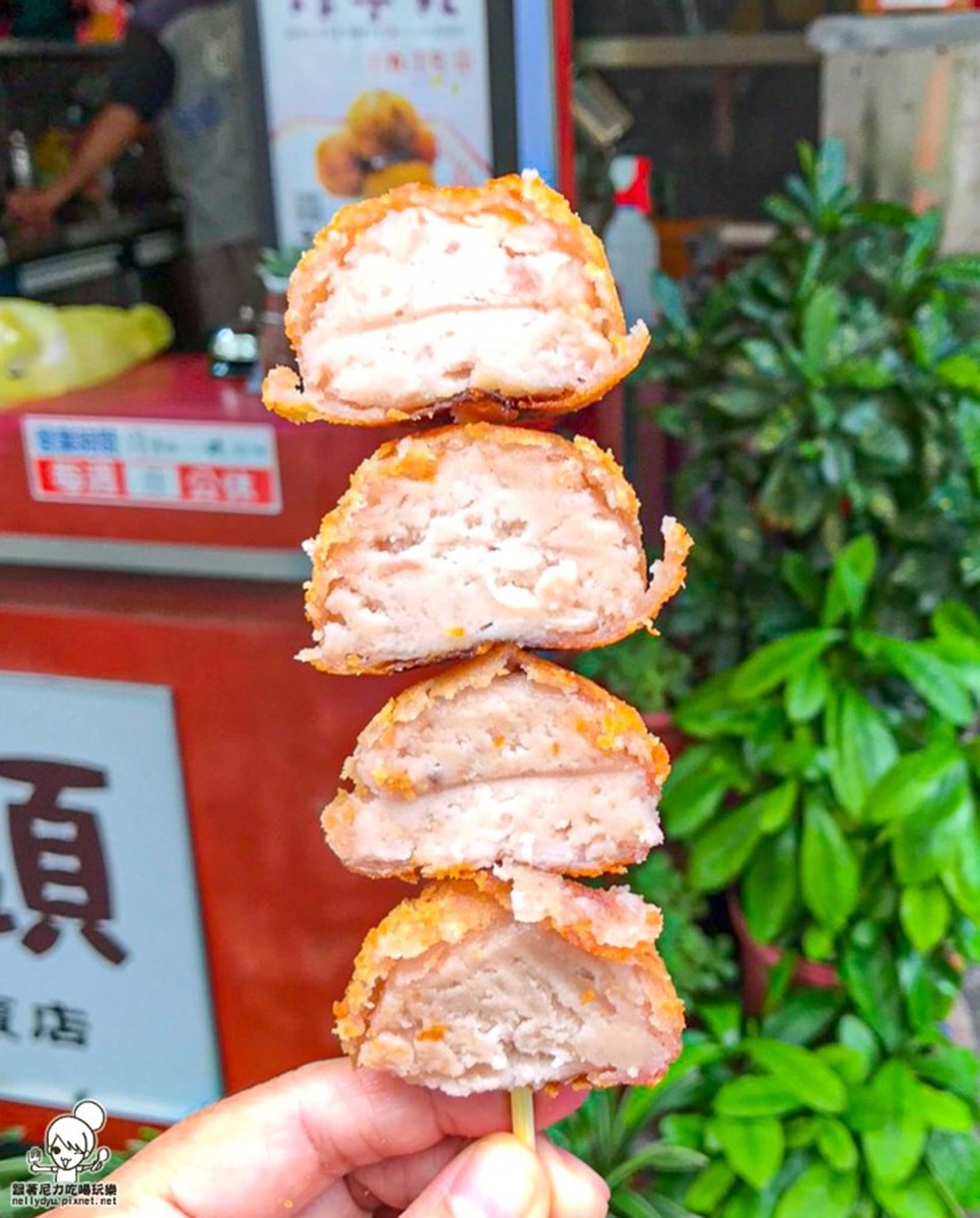 外表很酥脆,非常夠味不擔心甜膩,每顆都好扎實。(圖/跟著尼力吃喝玩樂提供)