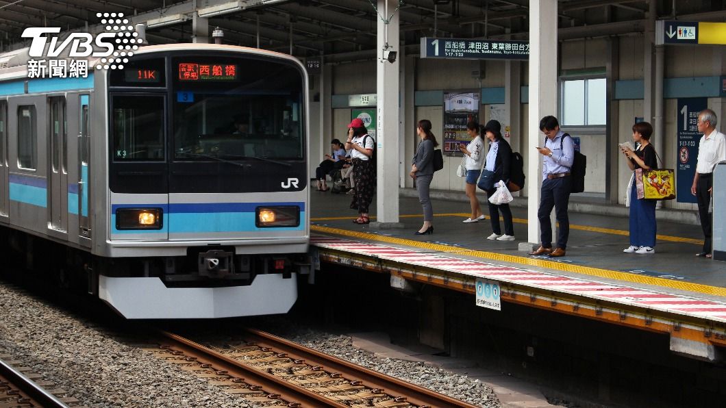 到日本搭電車,一定都會看到「XX駅」。(示意圖/shutterstock達志影像)