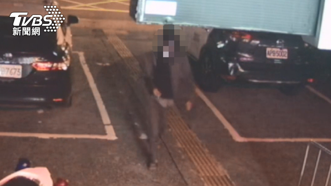 邱男酒後騎車趕到派出所關心。（圖／TVBS）
