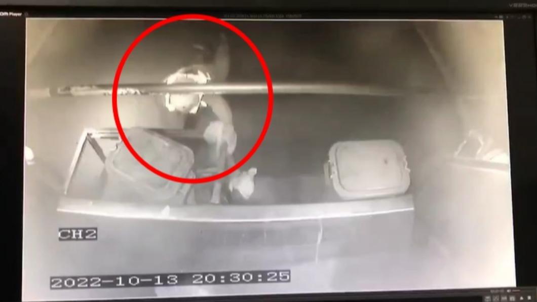 重心不穩摔車。(圖/翻攝自記者爆料網)