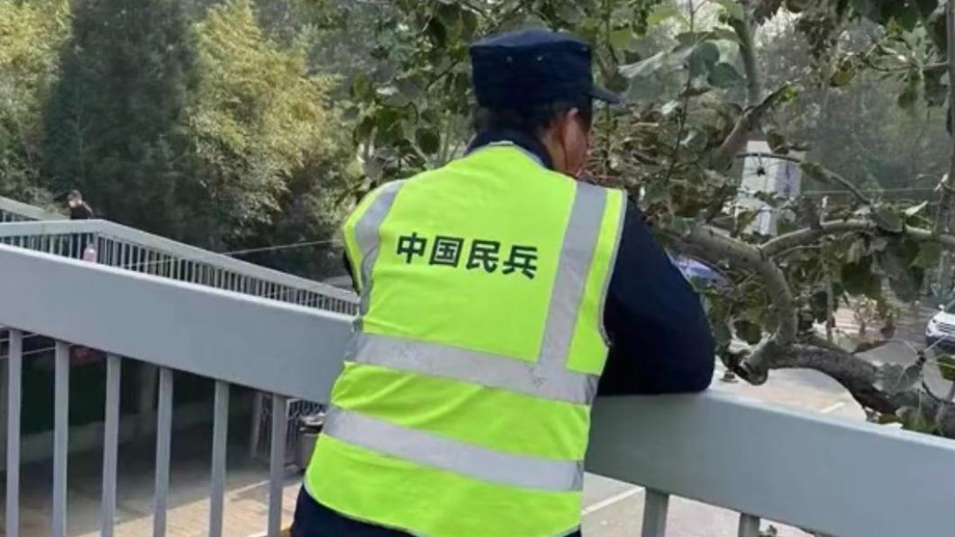 防抗議!北京每座橋出現「看橋員」 成中共20大新風景