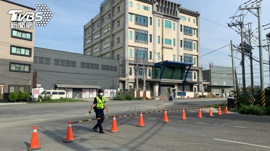 現場道路封閉。 （圖／TVBS）