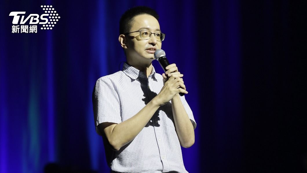 疾管署副署長羅一鈞首度開金口在台上唱歌。（圖／吳志偉攝）