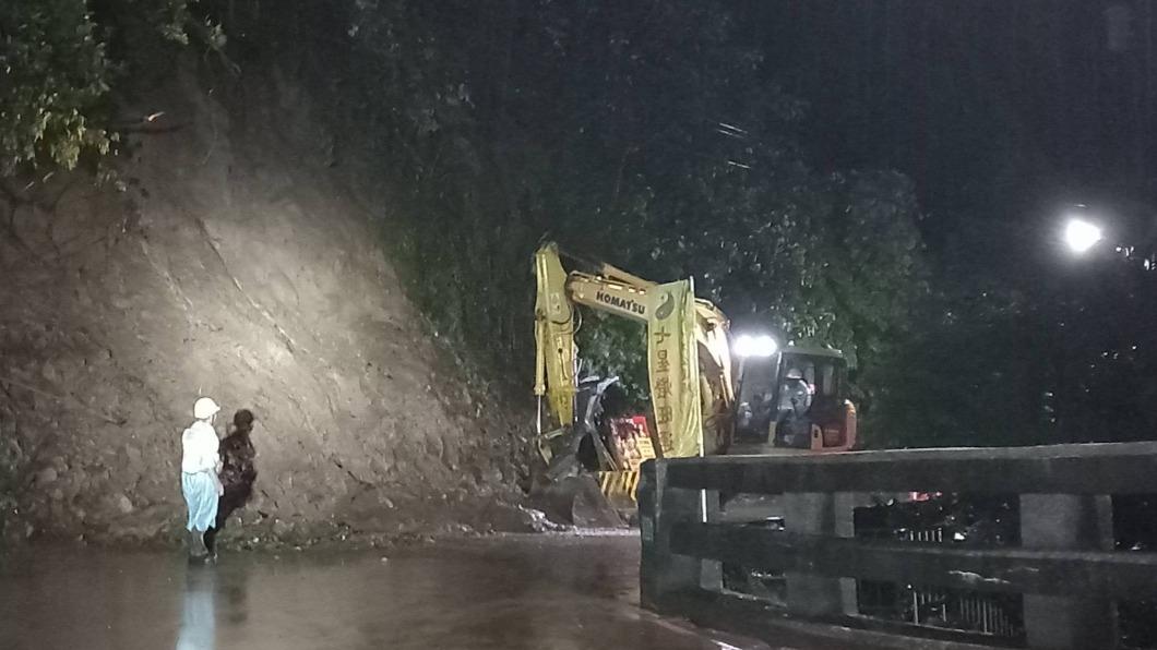 陽金公路中興路口發生土石流。(圖/北市府提供)