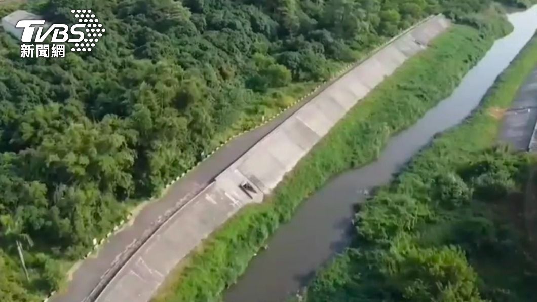 慟!失智妻車禍自摔身亡 夫「頭七日」溪畔找到婦人遺體