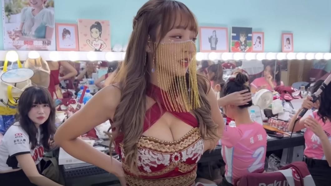 林襄擁有姣好的身材曲線。（圖／翻攝自YouTube）