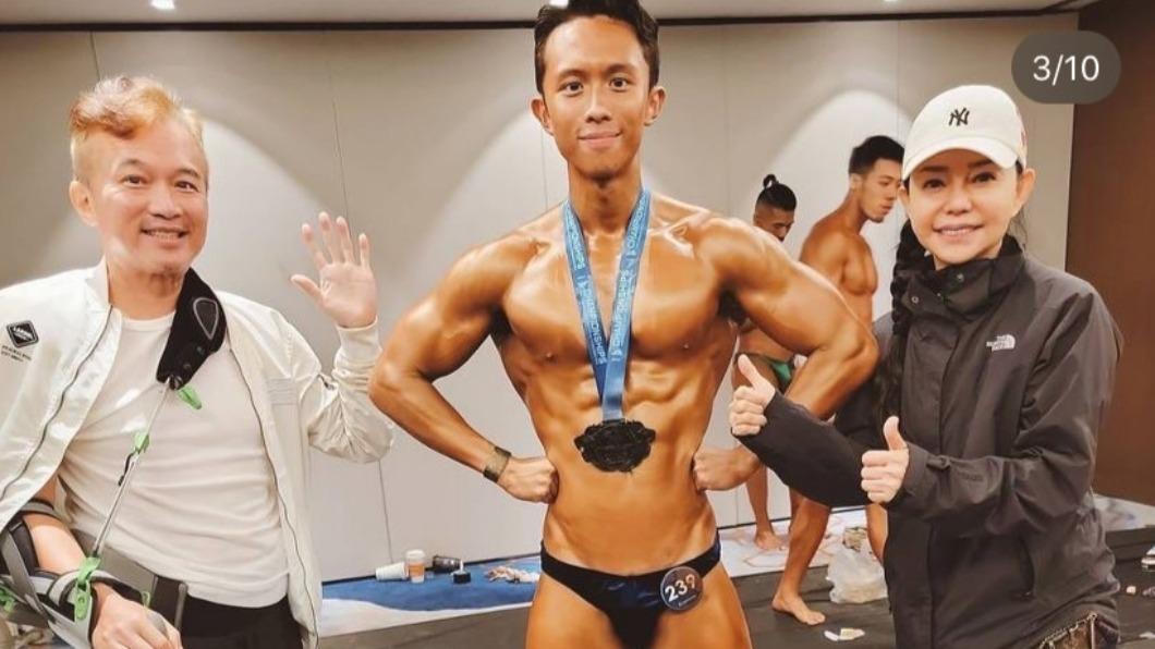 孫鵬和狄鶯到場力挺兒子孫安佐。(圖/翻攝自孫安佐IG)
