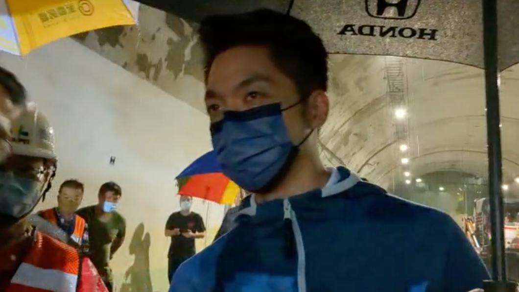 蔣萬安晚間前往康湖隧道勘災。（圖／蔣萬安辦公室提供）