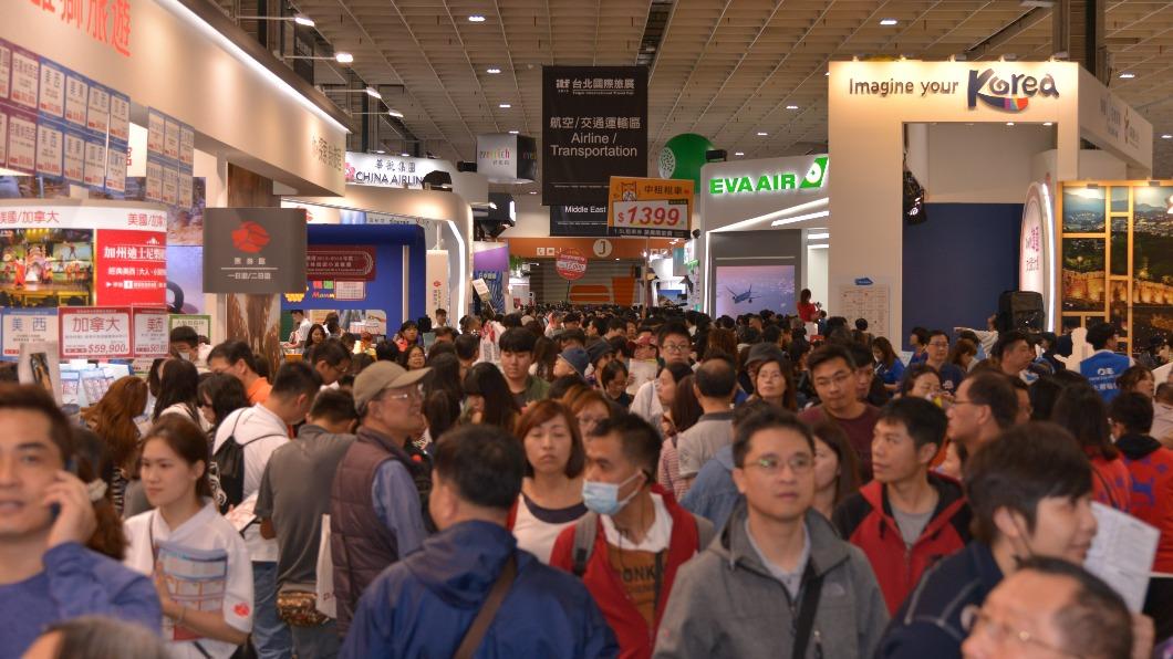 預計將有大量民眾擠進南港展覽館搶購超值出國行程,圖為2019年展場實景。(圖/台灣觀光協會提供)