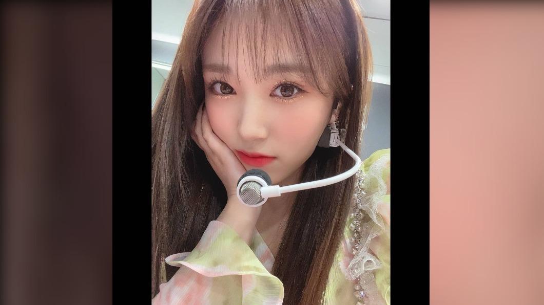 奈子在IZONE時期的演出花絮照。（圖／翻攝自IZONE IG）