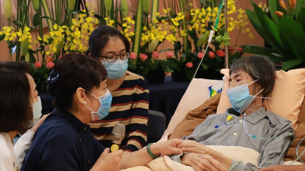 慈濟中彰花3地視訊　助癌末志工與親友雲端道別