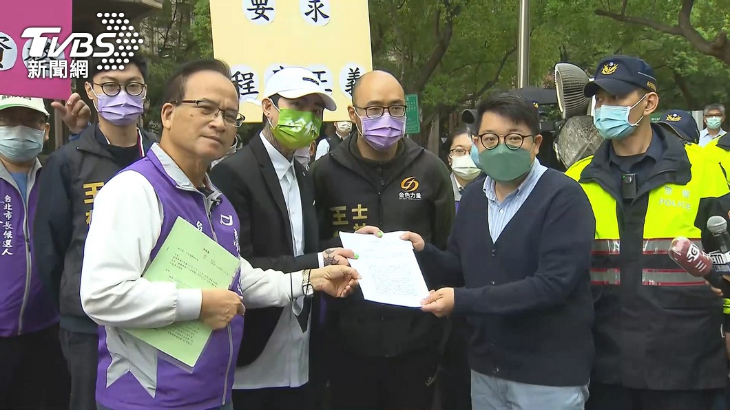 謝和弦向法院提假處分。（圖／TVBS）