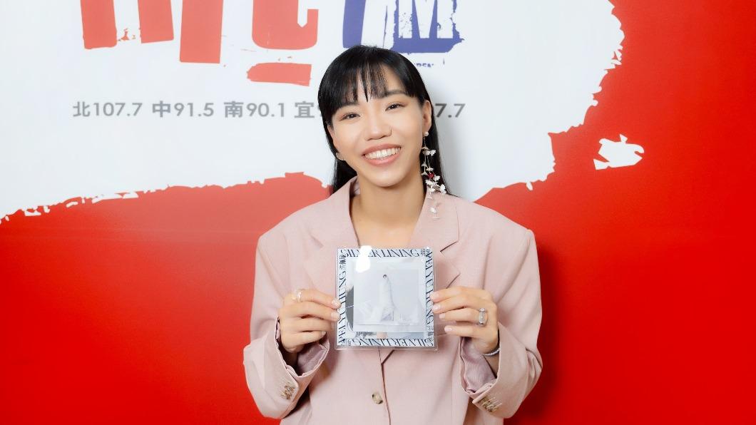 〈踮起腳尖愛〉原唱消失11年!「內衣照流出」辣到歌后掛保證
