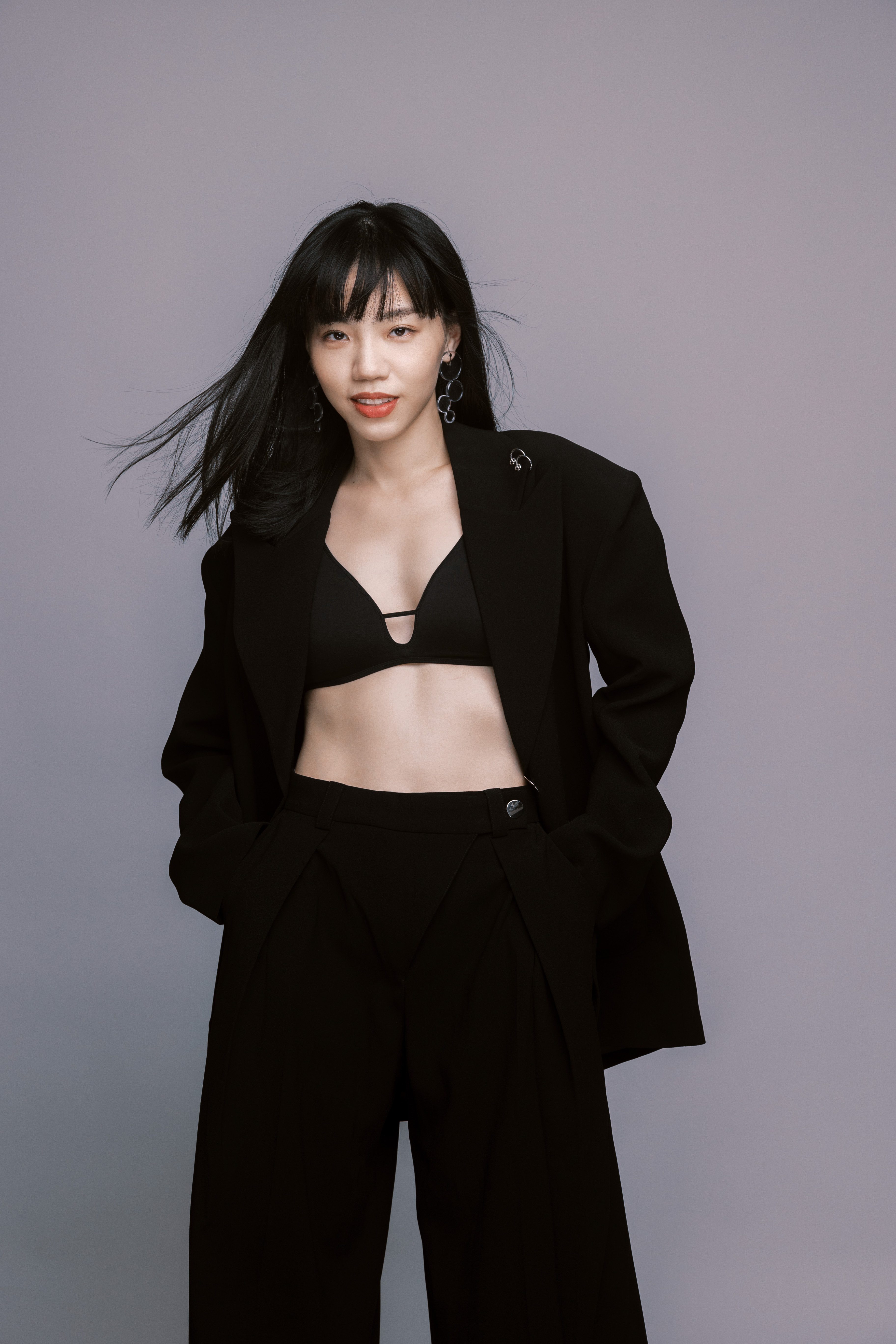 洪佩瑜等了11年，終於發行首張個人專輯《明室》。（圖／Hit Fm聯播網提供）