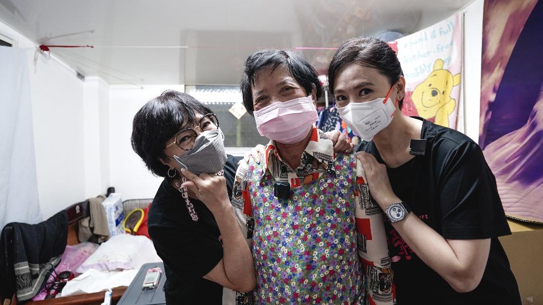 翁虹很感激紀寶如給機會服務長輩。(圖/台灣優質生命協會提供)
