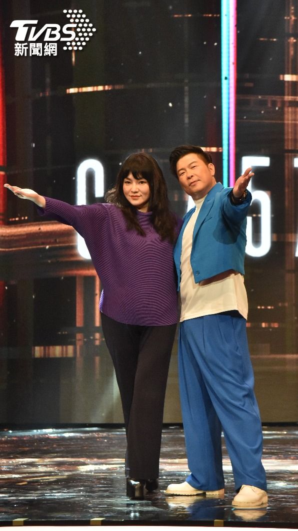唐綺陽、曾國城都有信心可以讓典禮準時結束。(圖/梁恩誌攝)