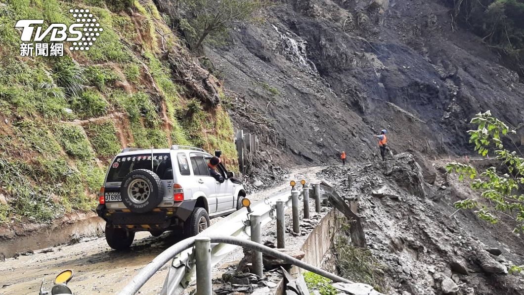 台7線北橫公路搶通 受困旅客187人下山