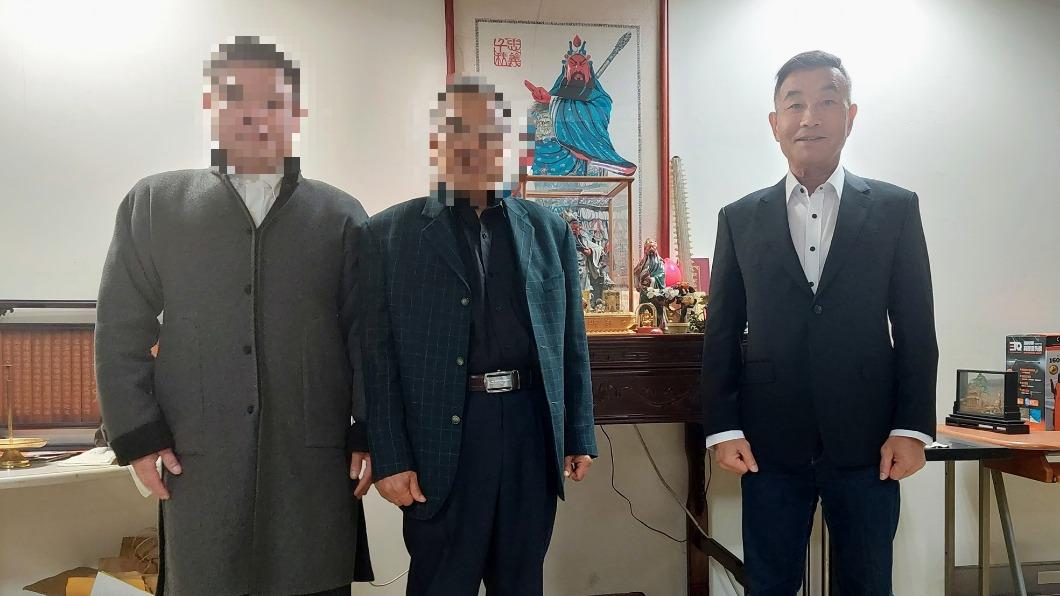 萬華槍手人脈廣　曾曬「影視大亨」合照：從小看著我長大