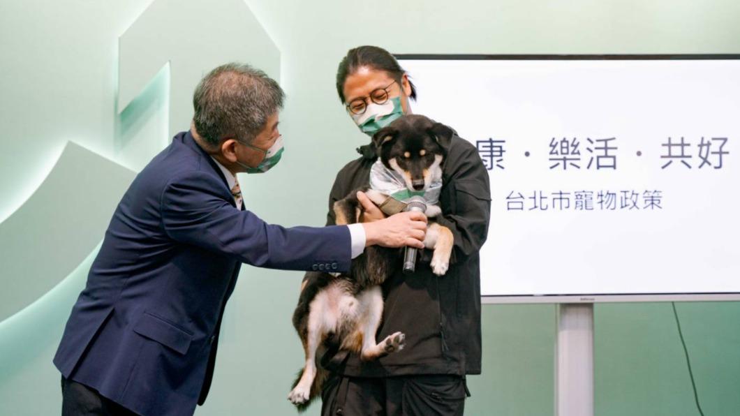 民進黨台北市長候選人陳時中今(20日)於競總舉行寵物政見記者會,提出「健康」、「樂活」、「共好」等3大面向政見內容。(圖/陳時中辦公室提供