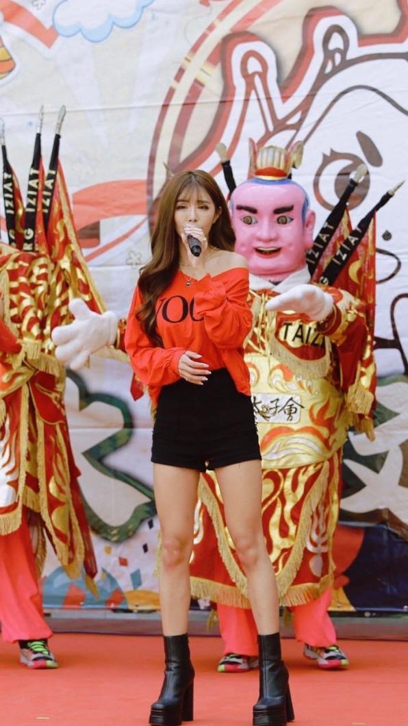 高萱當天演唱林曉培〈她的眼淚〉。(圖/陳孝志提供)