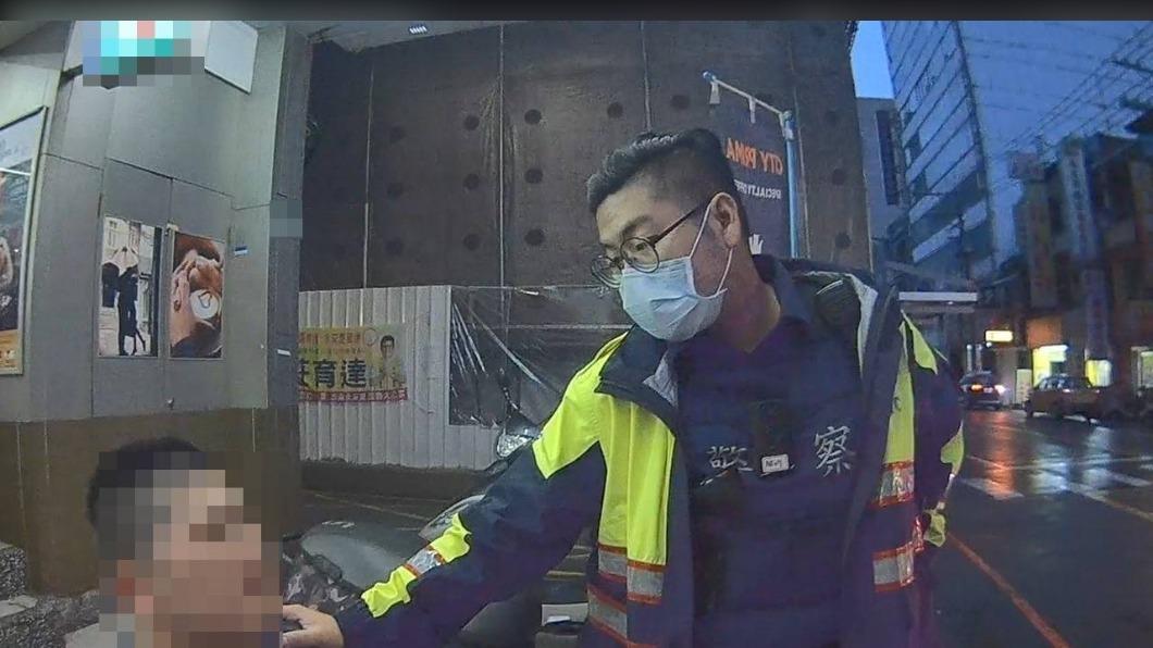 處理男女爭吵 警意外揪通緝犯