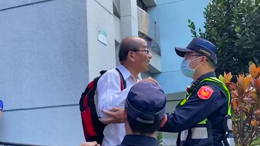 民眾不斷高喊,「郭萬安加油」。