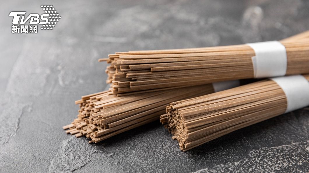 生麵是指剛壓出來的新鮮麵體。（示意圖／shutterstock達志影像）
