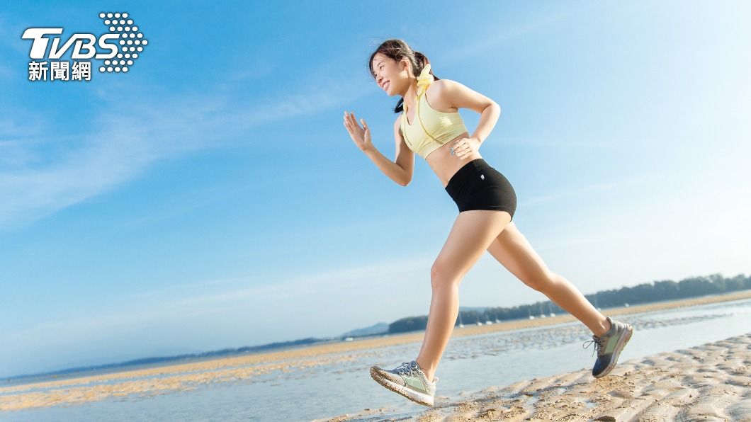 運動可以讓膝關節炎、髖關節炎患者疼痛減輕。（示意圖／shutterstock達志影像）