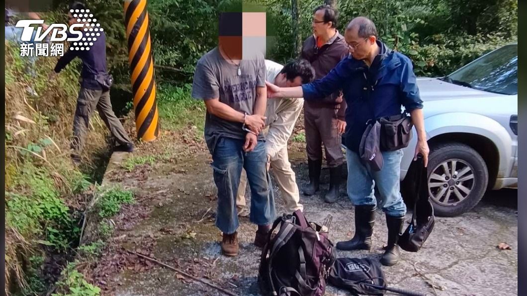員警獲報後前往逮捕廖男。（圖／TVBS）