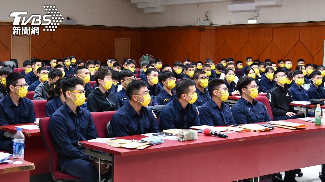 共有161名新鮮人報到。(圖/TVBS)