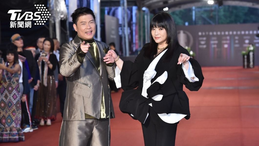 典禮主持人曾國城（左）、唐綺陽。（圖／TVBS黃城碩、梁恩誌攝）