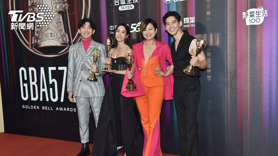 《阮三个3》楊貴媚大秀事業線 温貞菱如願得獎「最棒的生日禮物」