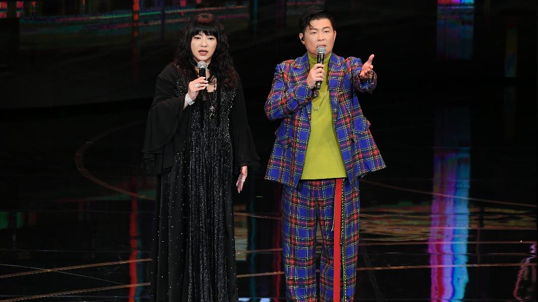 曾國城主持金鐘超時36分鐘 眼眶擒淚「給自己8分」